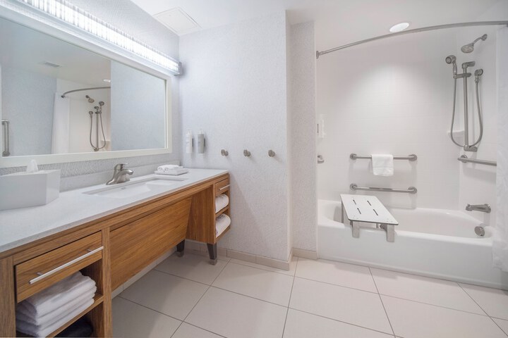 Home2 Suites by Hilton Saratoga / Malta