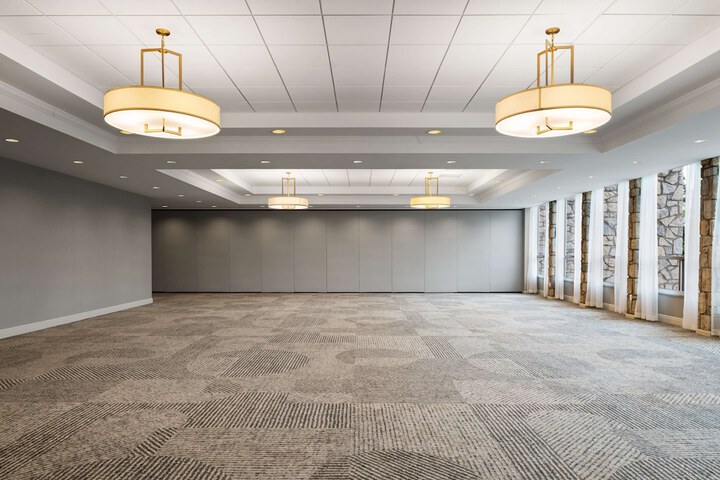 DoubleTree by Hilton Pittsburgh Airport