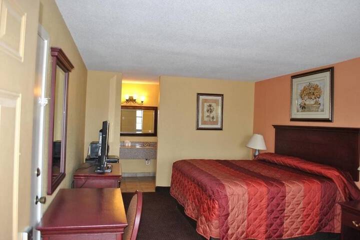 Room 17 of 27