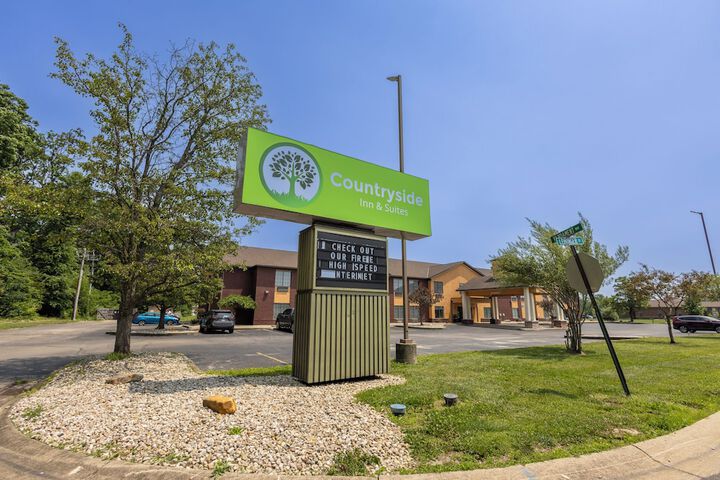 Countryside Inn & Suites