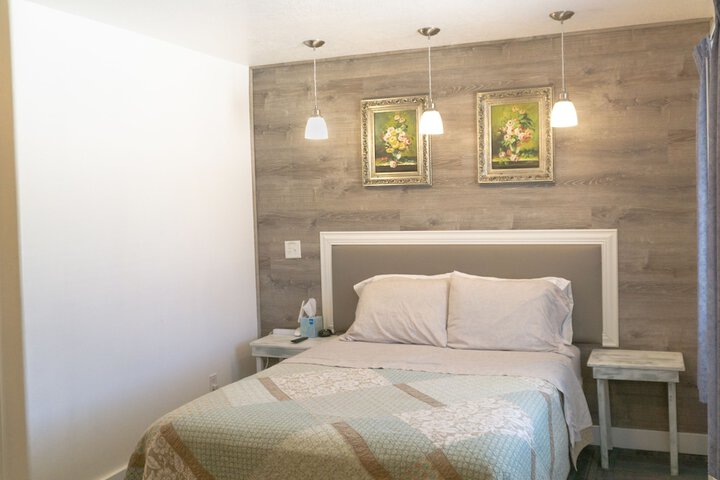 Bybees Steppingstone Motel