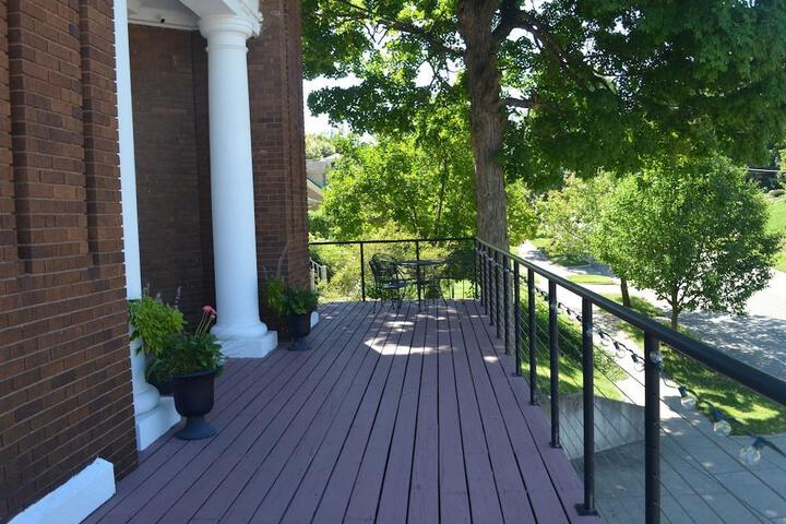 McGrady Inn - Bed & Breakfast