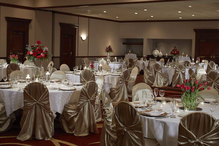 Ballroom/Hall 31 of 37