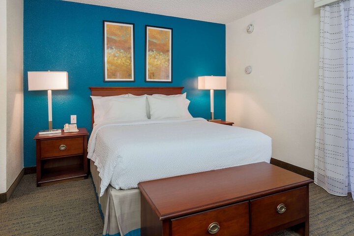 Room 22 of 35