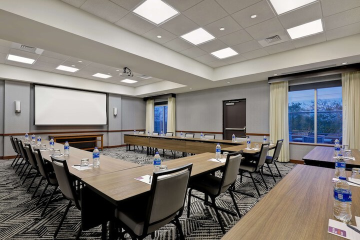 Hyatt Place San Antonio–North / Stone Oak