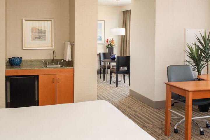 Room 30 of 83