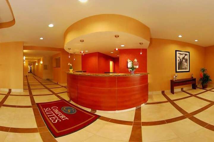 Comfort Suites Flowood - Jackson Airport (must meet transportation requirement)