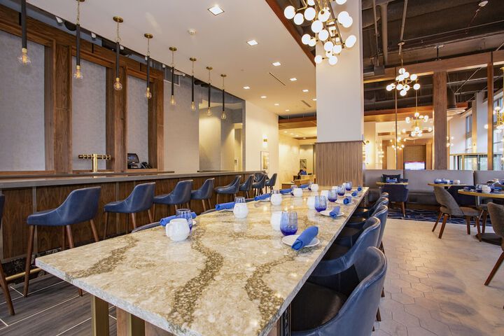 BLU-Tique Akron, a Tribute Portfolio Hotel