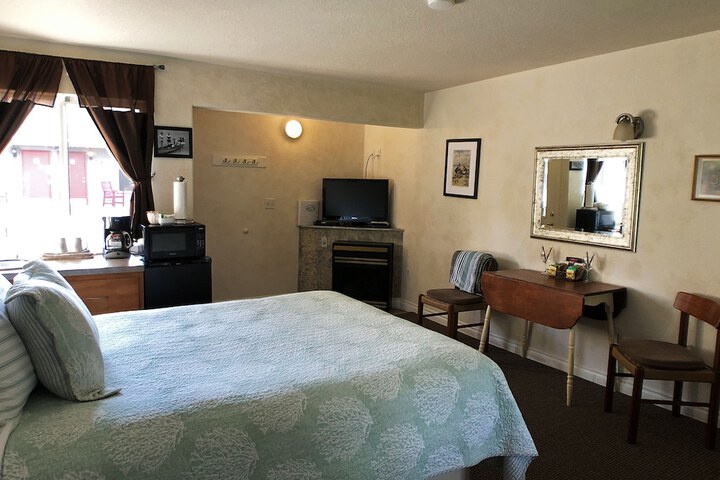 Room 34 of 103