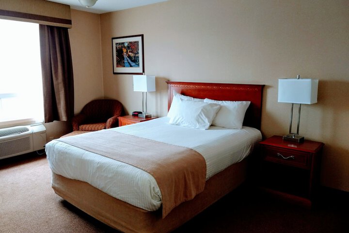 Super 8 by Wyndham High Level AB