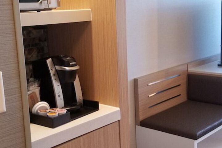 Breakfast/Coffee Service 101 of 110