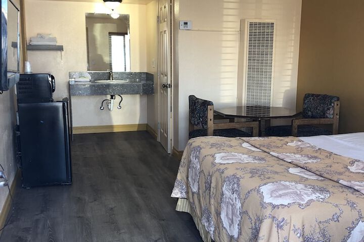 Room 18 of 35