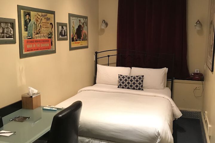 Room 74 of 99