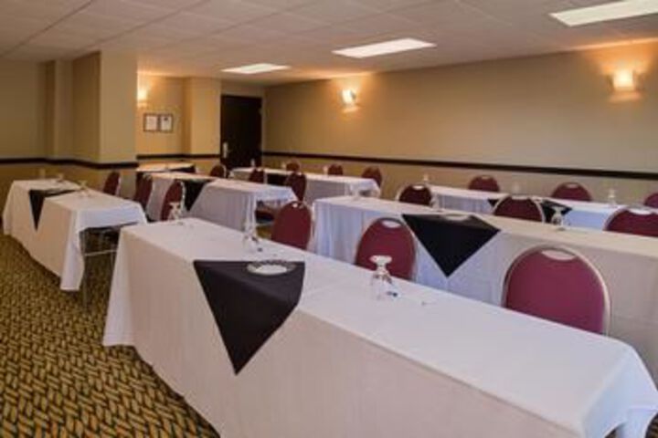 Ramada Plaza Rochester Airport