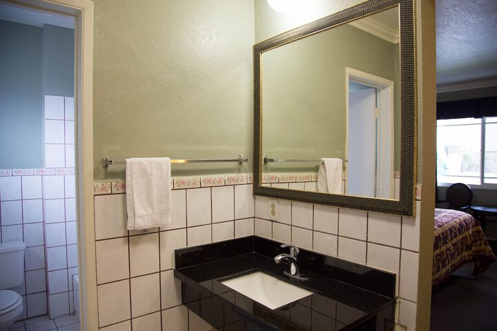 Room 15 of 19