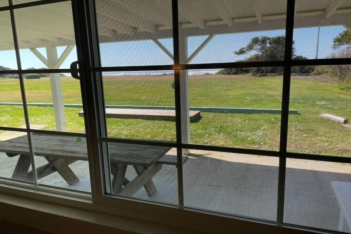 Tillicum Beach Motel (Deanes Oceanfront Lodge)