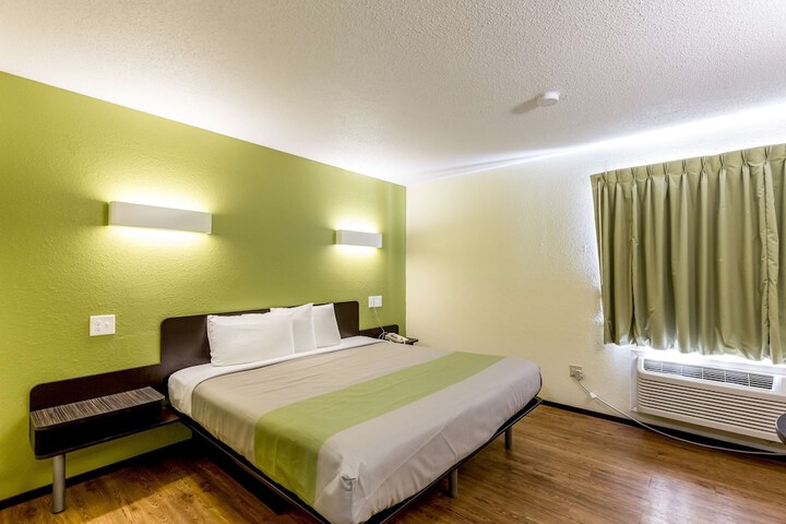 Room 30 of 36