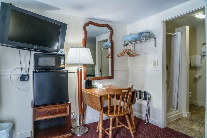 Room 16 of 19