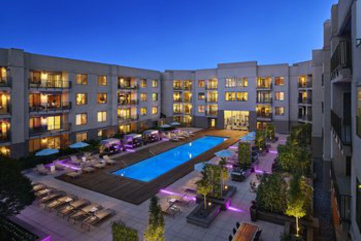 Hotel 4 of 52