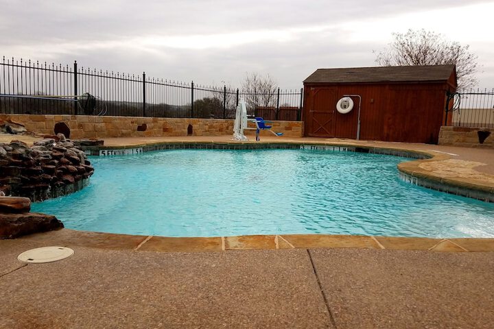 Pool 4 of 24