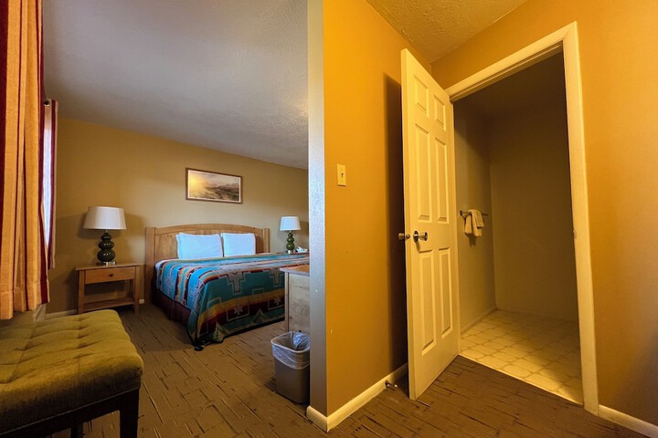 The Rim Rock Inn
