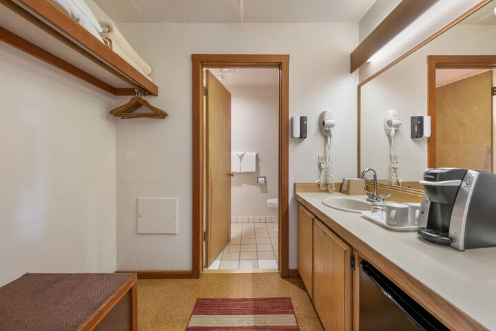 Room 31 of 105