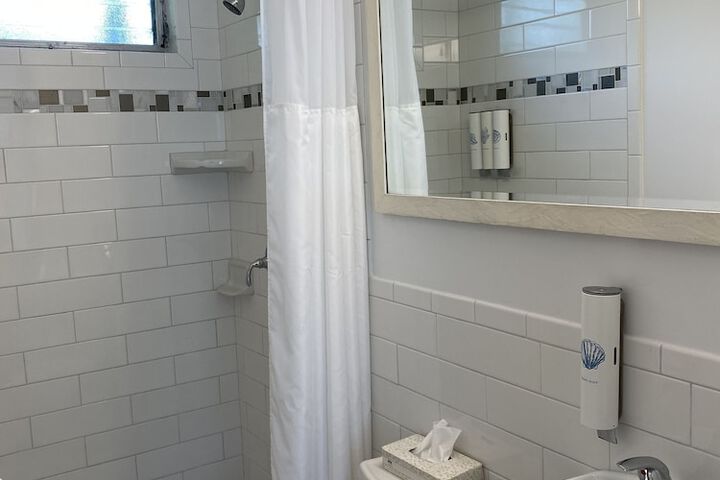 Room 152 of 218