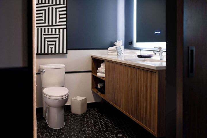 Cambria Hotel Boston Somerville