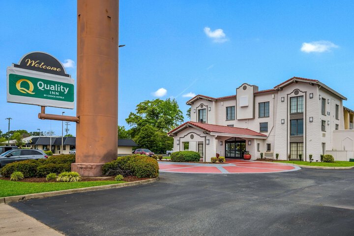 Hotel 8 of 41