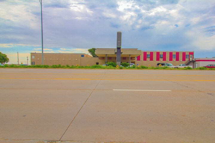 Hotel 2 of 65