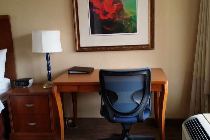 Room 17 of 35