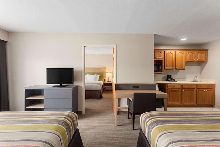 Country Inn & Suites by Radisson Jackson-Airport, MS