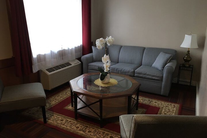 Room 9 of 35