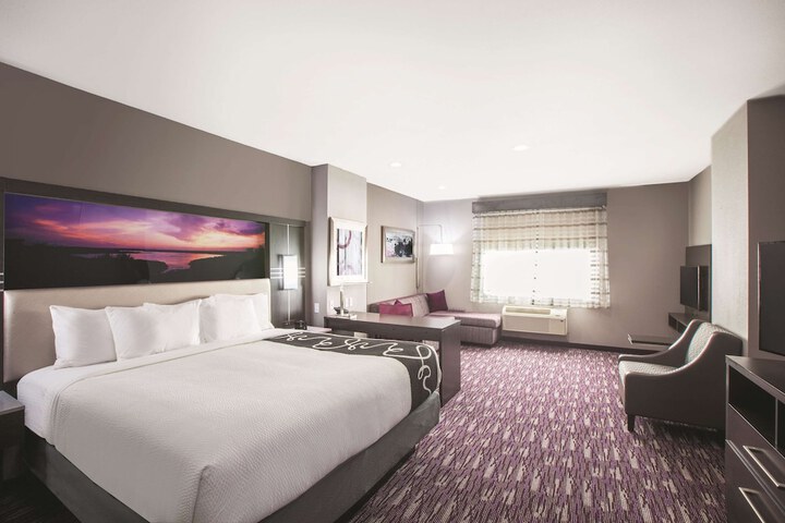 Room 21 of 33