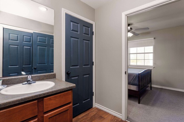 Eagles Den Suites Kenedy a Travelodge by Wyndham