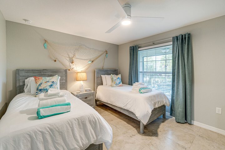Englewood Vacation Rental w / Private Heated Pool!