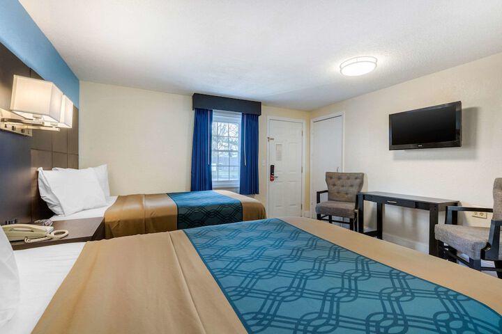 Room 18 of 25