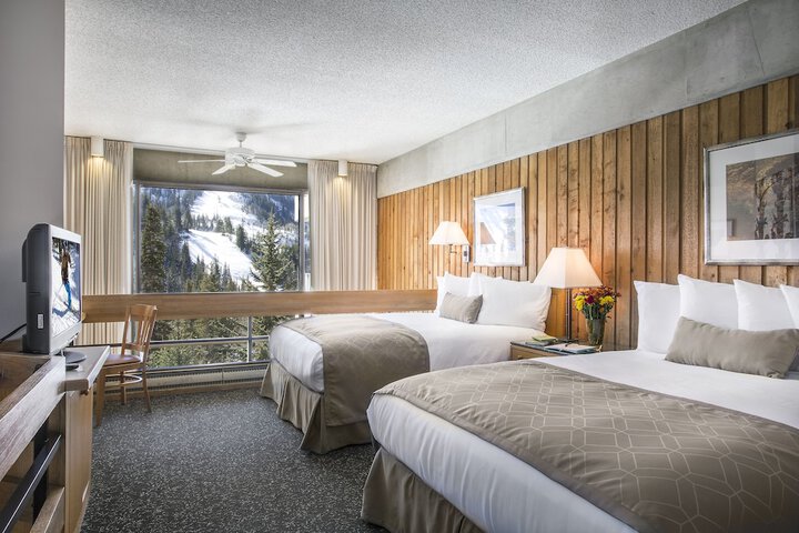 Room 21 of 32