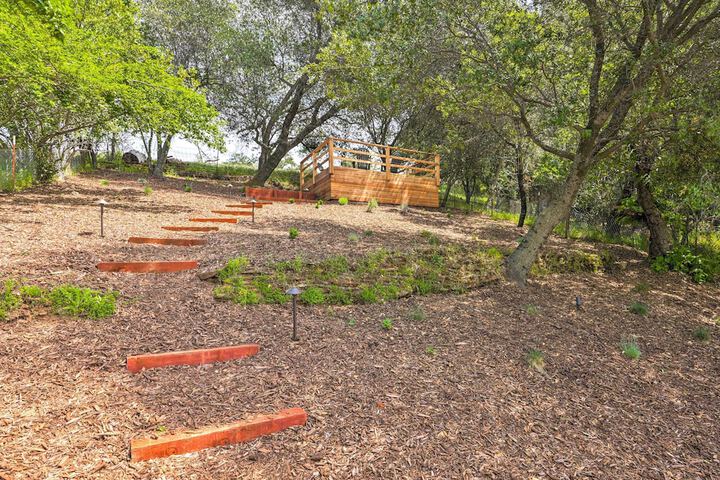 Walk to Main St: Historic Cottage in Sutter Creek