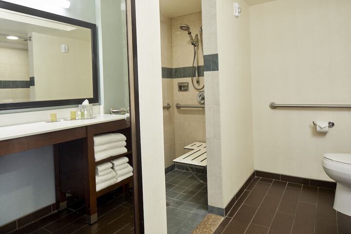 DoubleTree by Hilton Hotel Alana - Waikiki Beach