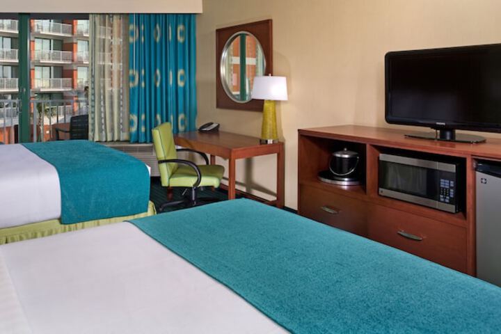 Room 25 of 63