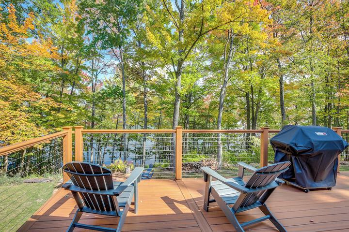 Rhinelander Chain of Lakes Home w / River Dock!