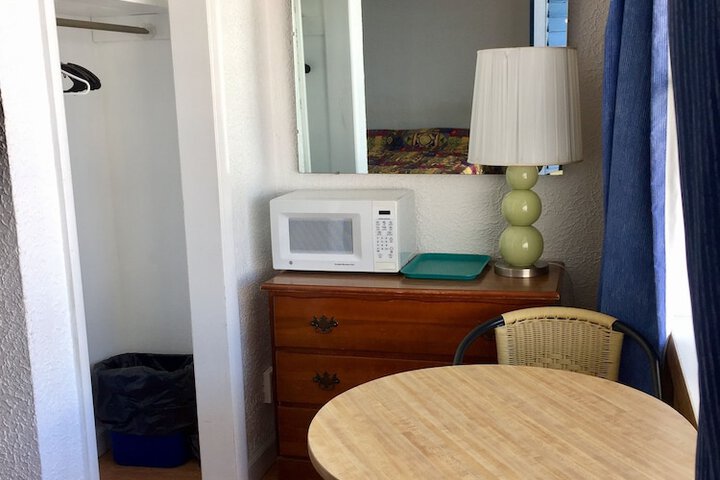 Room 28 of 36