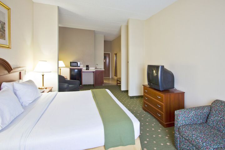 Room 48 of 80