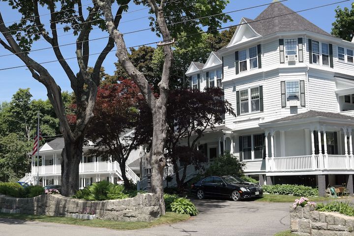Moseley Cottage Inn & Town Motel