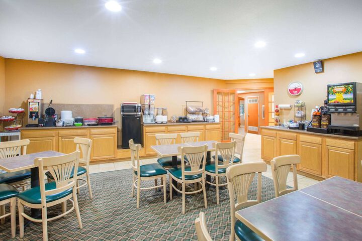 Ramada by Wyndham Spirit Lake / Okoboji