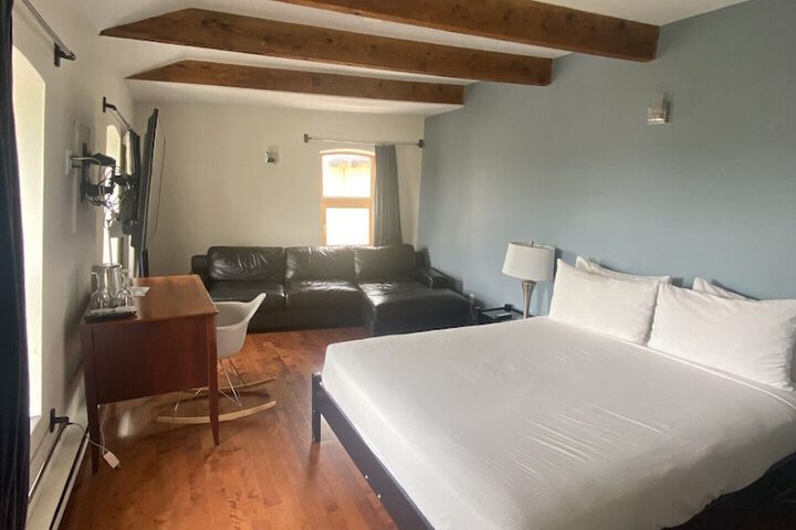 Room 21 of 28