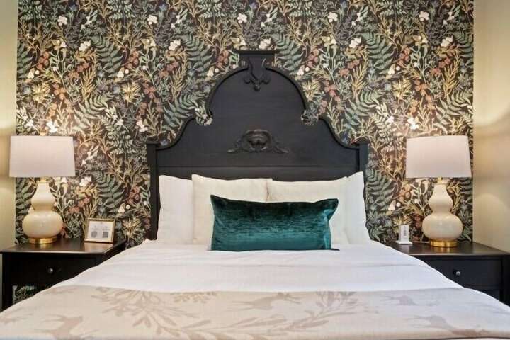 The Aurora Inn & Cottages