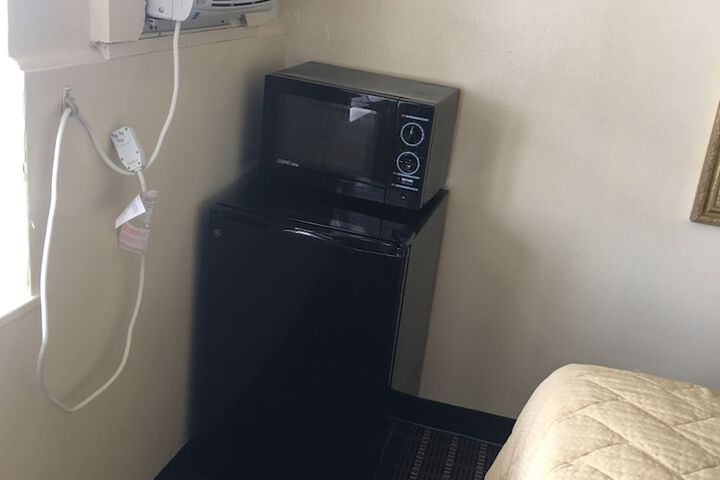 Room 10 of 20