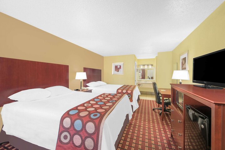 Room 12 of 24